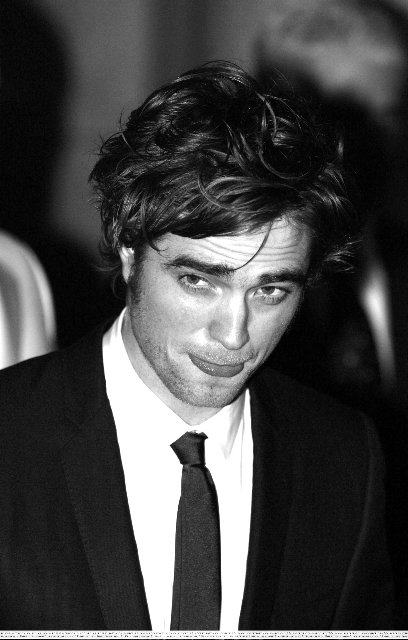 robert pattinson twilight premiere. pics of Robert Pattinson